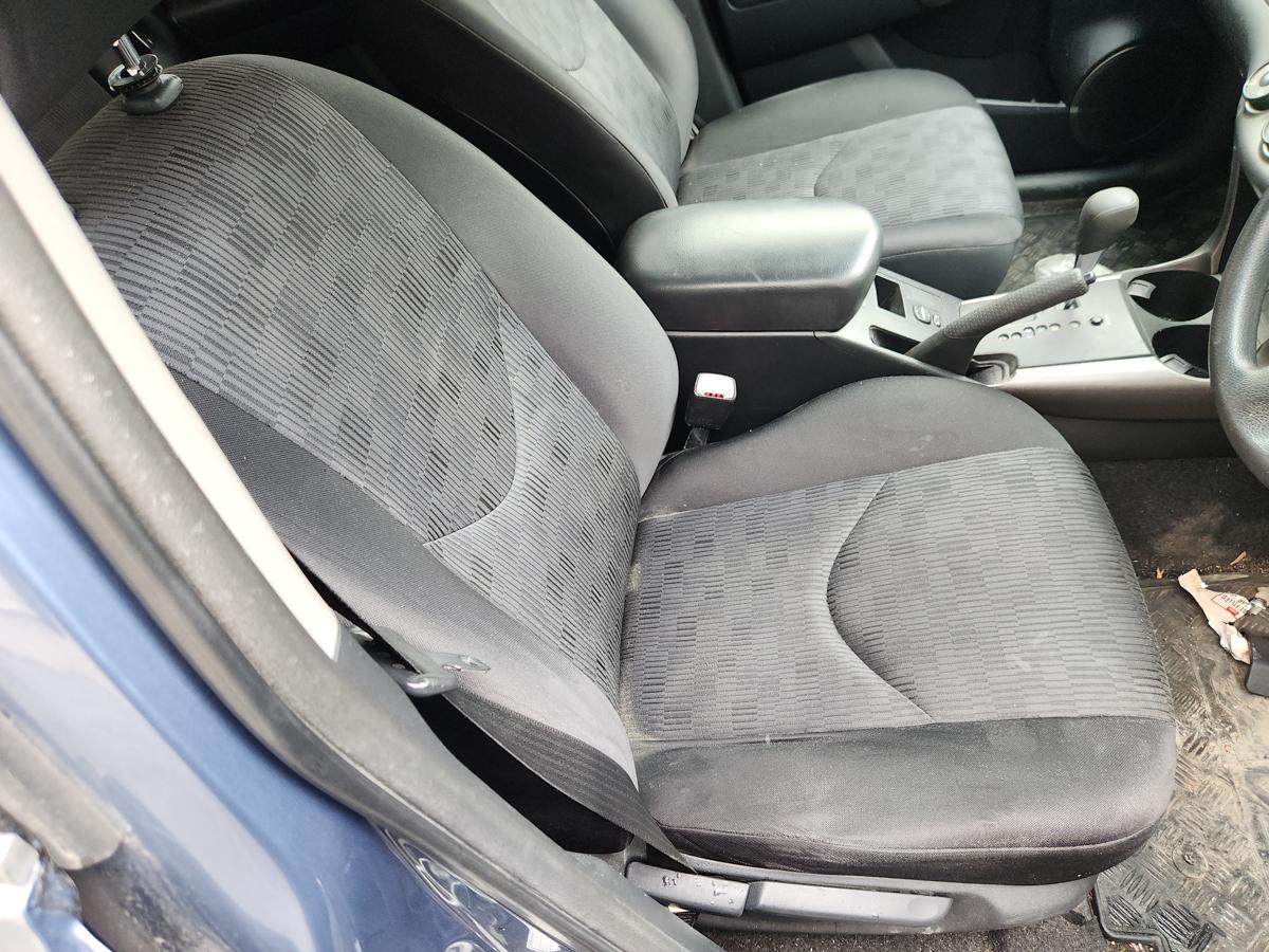 1000945750-Front Seat Right