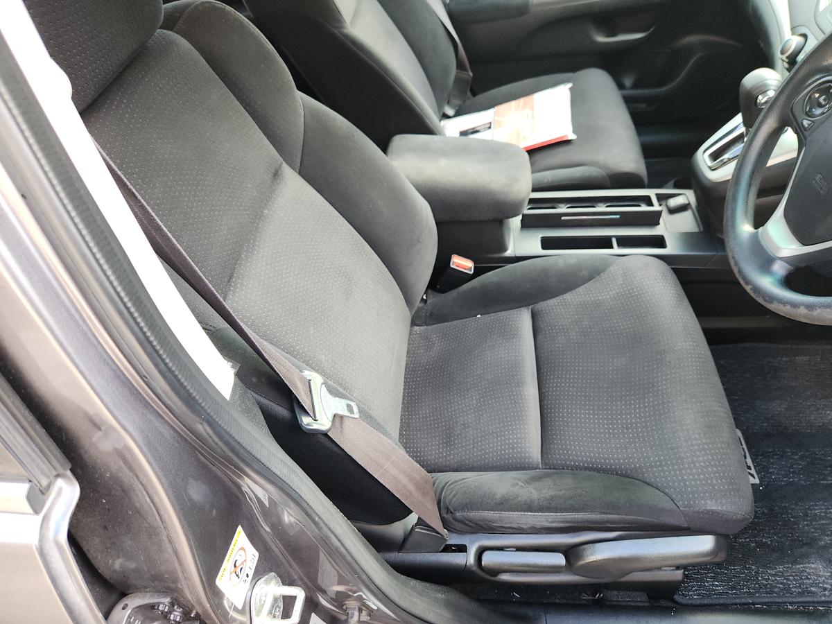 1000946035-Front Seat Right