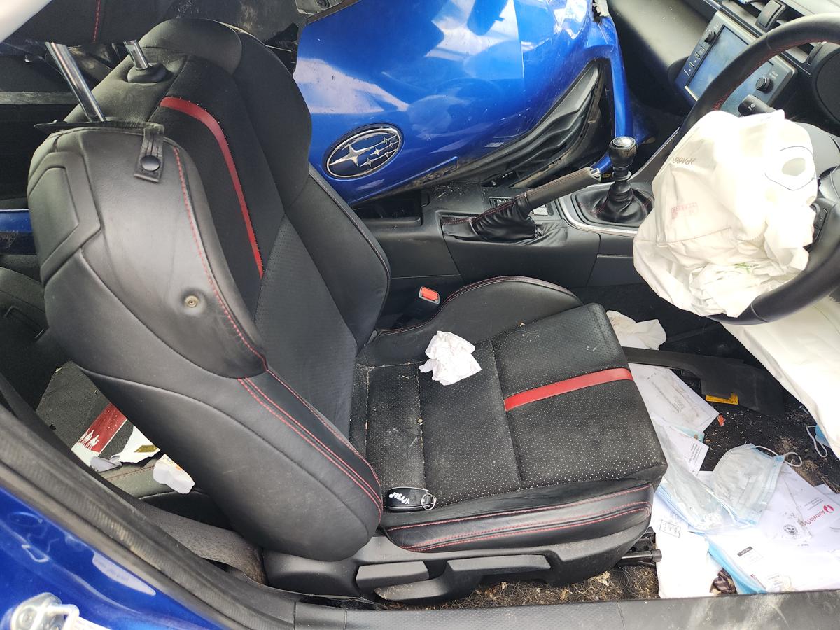 1000938603-Front Seat Right