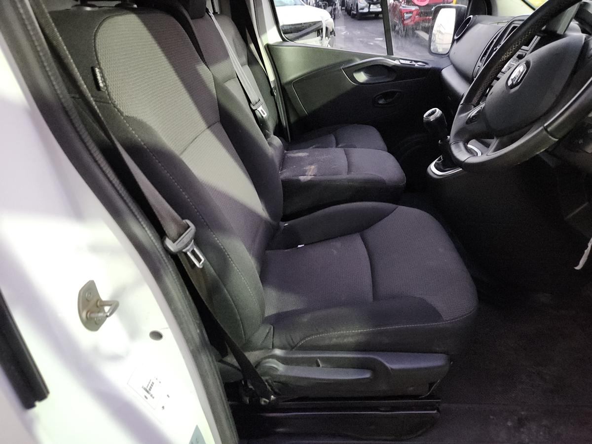 1000918688-Front Seat Right