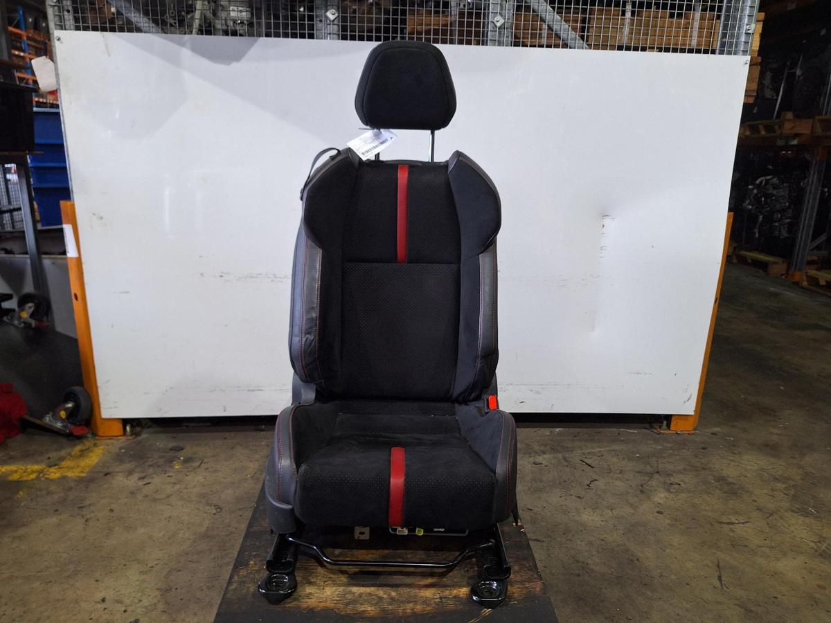 1000950817-Front Seat Right Top