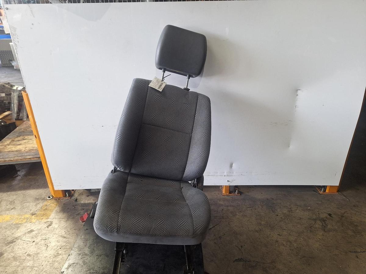 1000902932-Front Seat Right Top