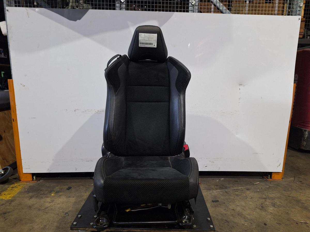 1000929180-Front Seat Right Top