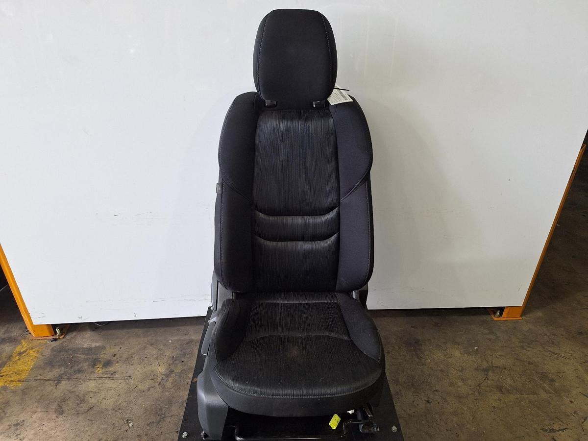 1000889949-Front Seat Right Top
