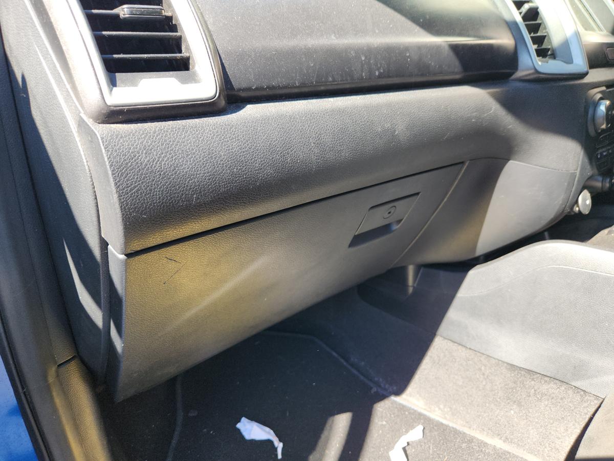1000939291-Glove Box