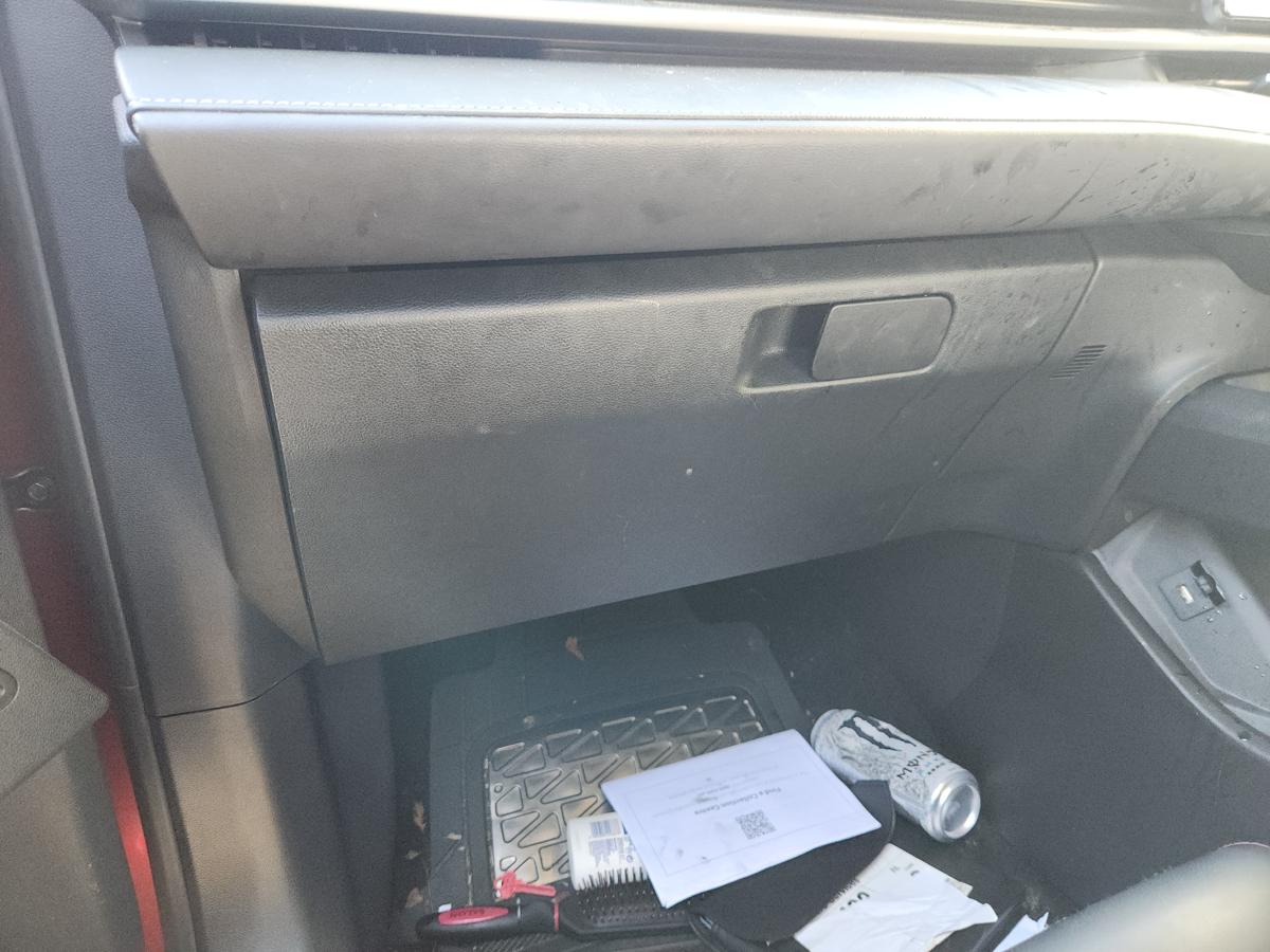 1000939608-Glove Box