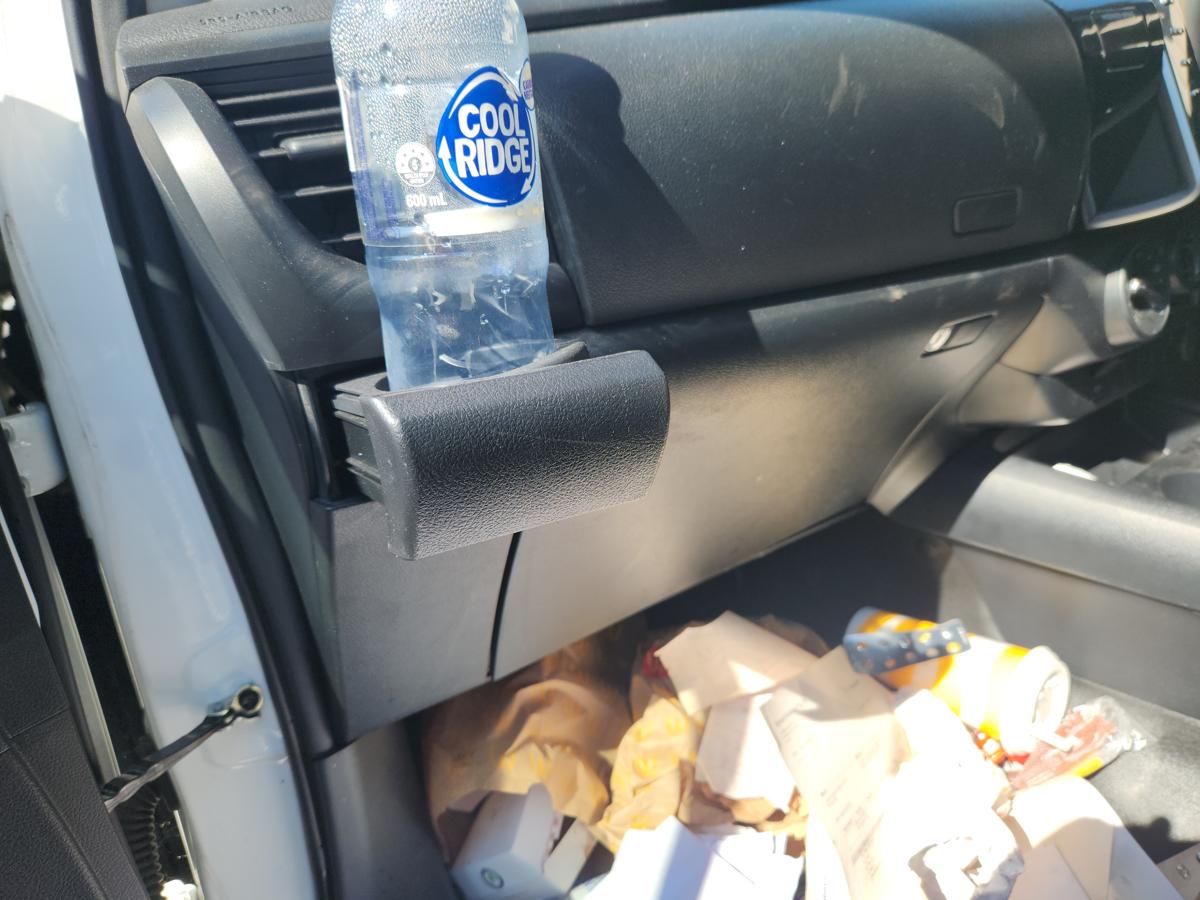 1000928154-Glove Box