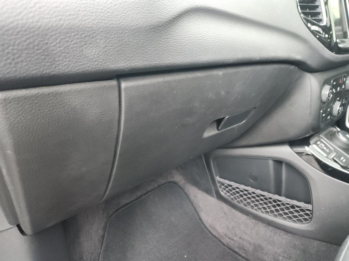 1000936838-Glove Box