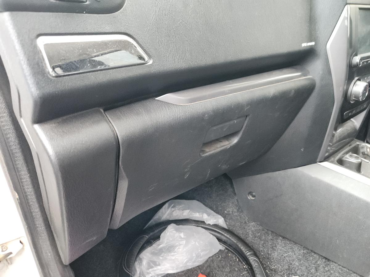 1000936980-Glove Box