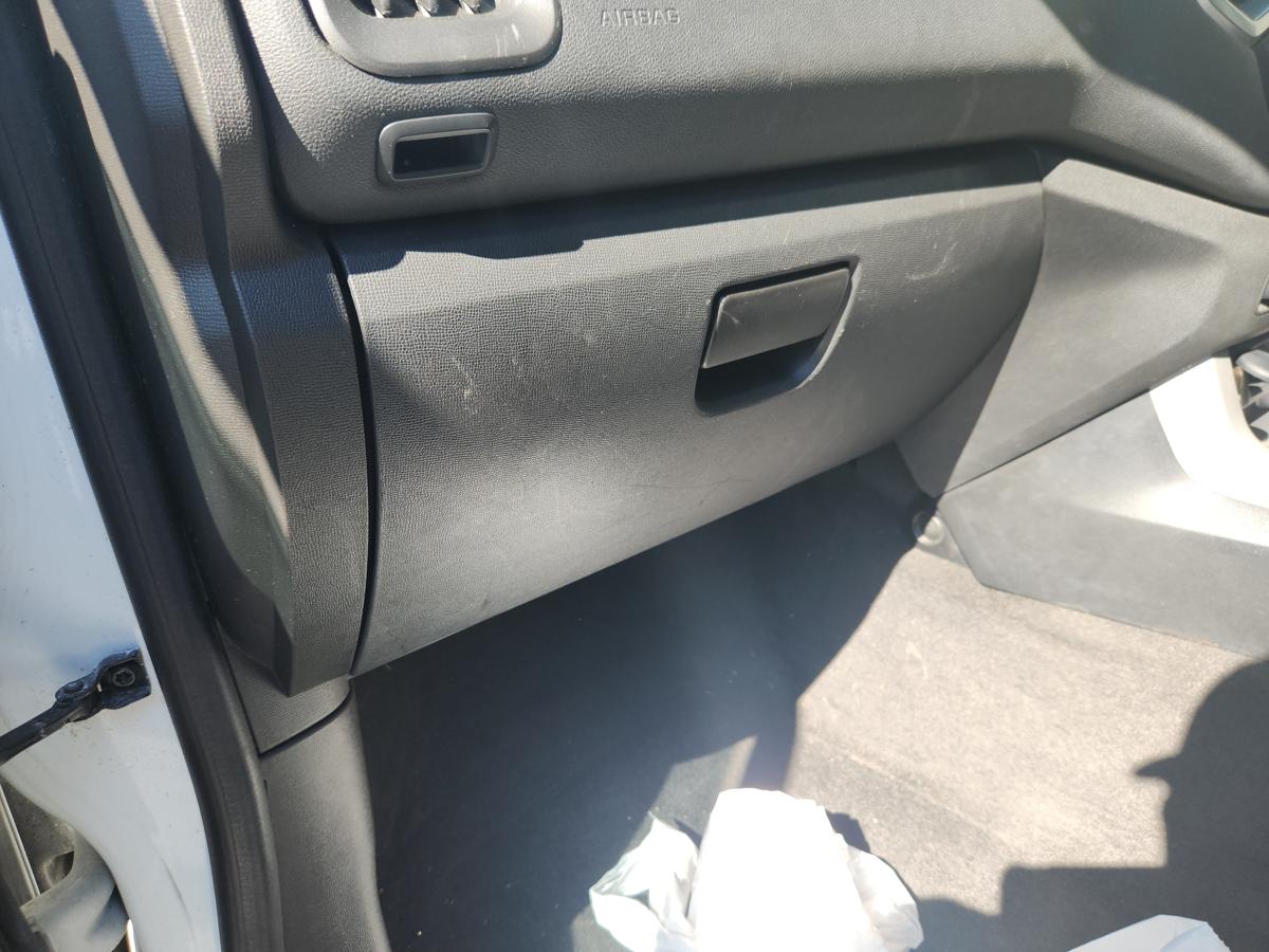1000940760-Glove Box