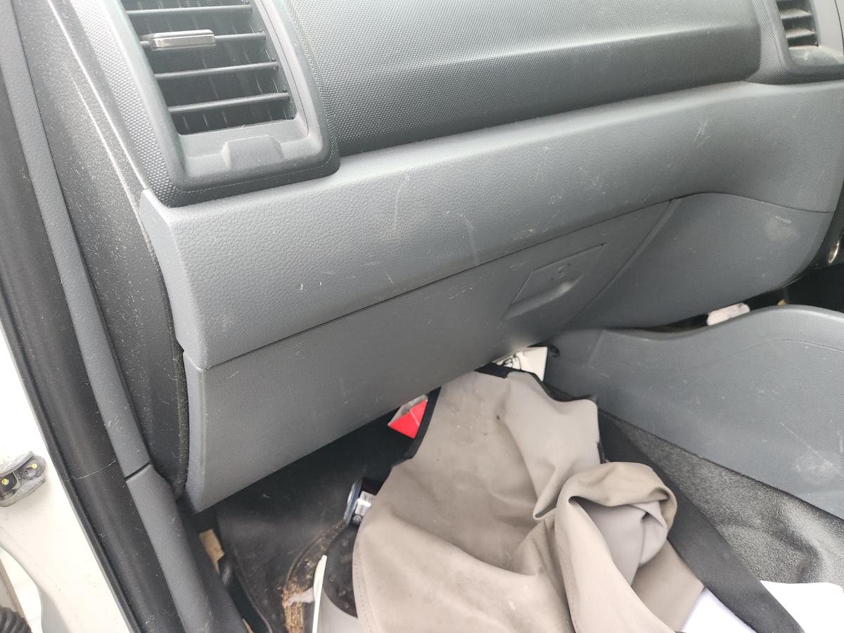 1000943257-Glove Box