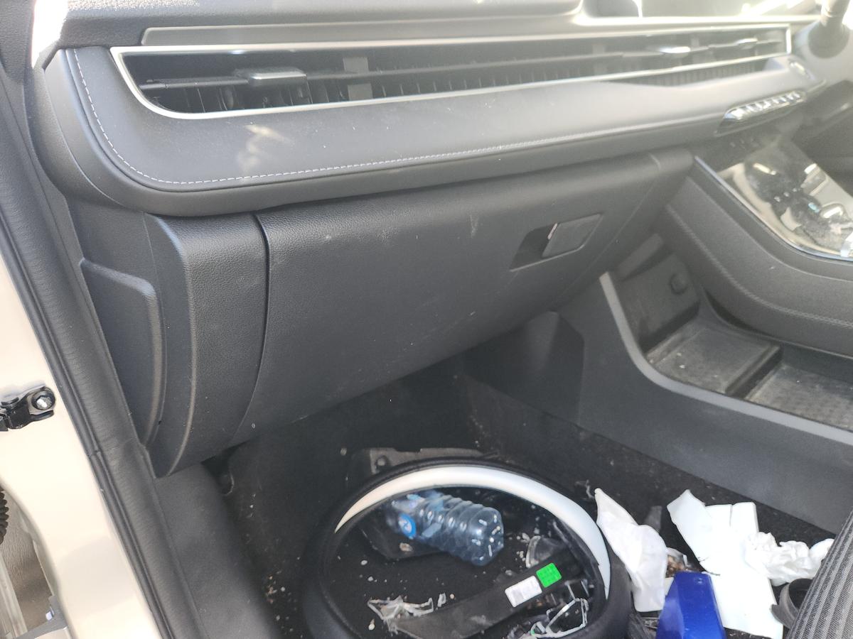 1000943854-Glove Box