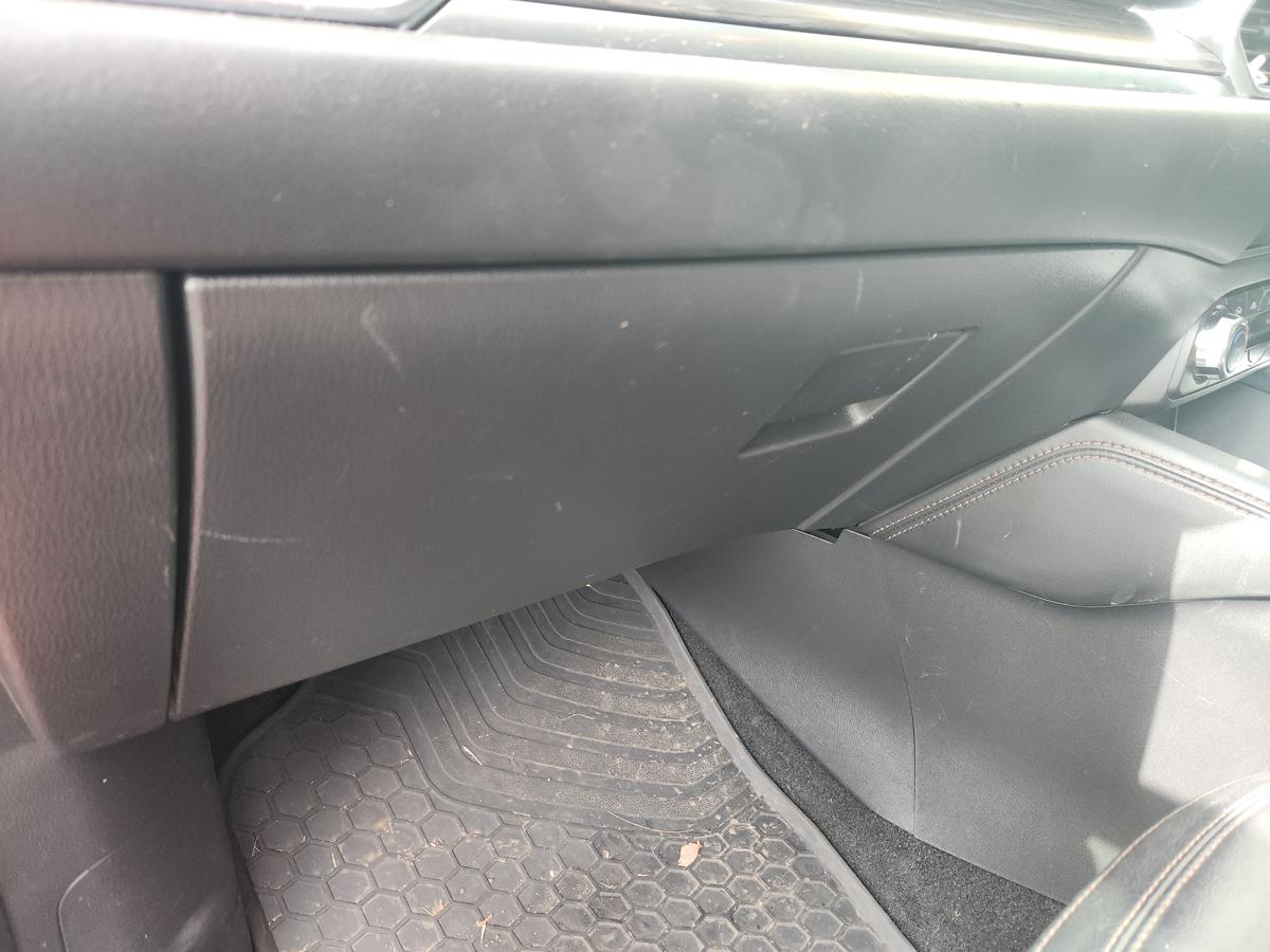 1000931346-Glove Box