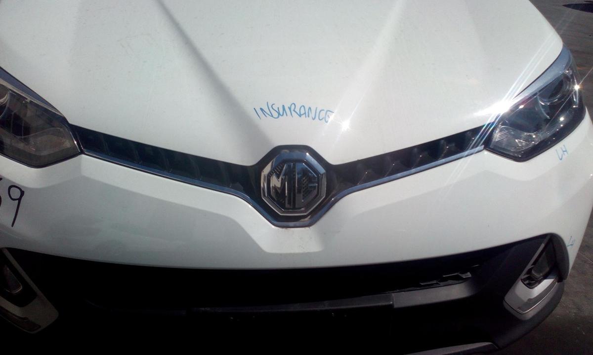 1000660992-Grille