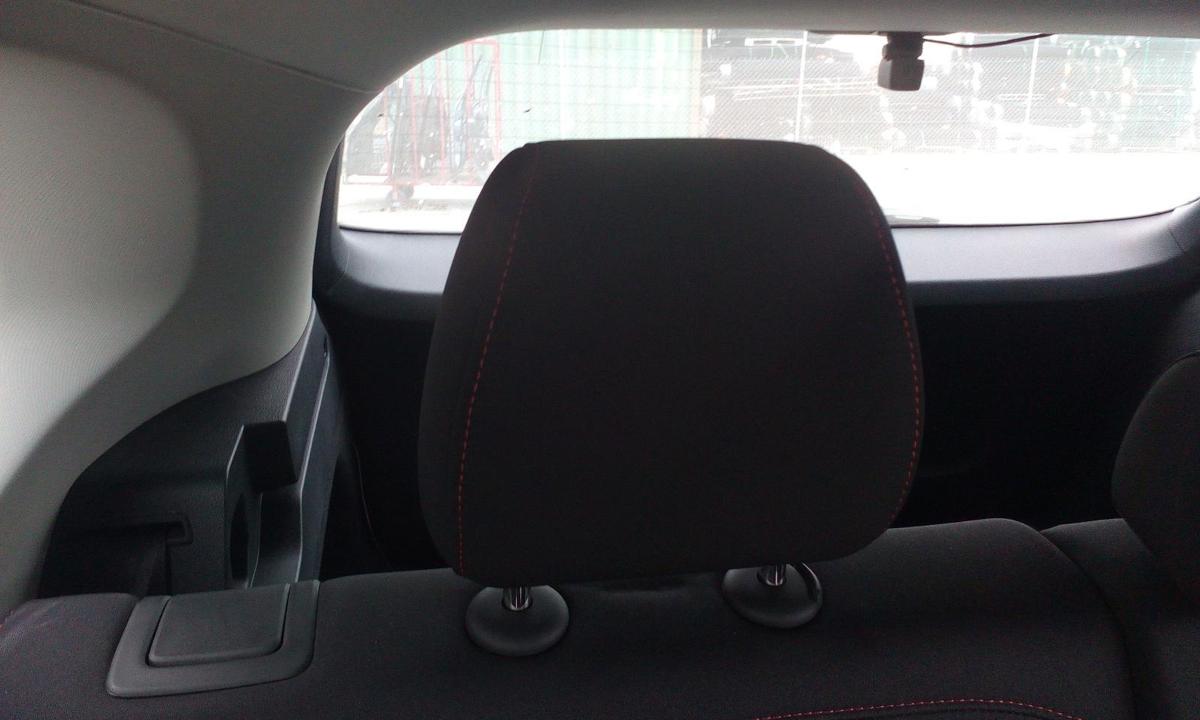 Headrest 2nd Row Right