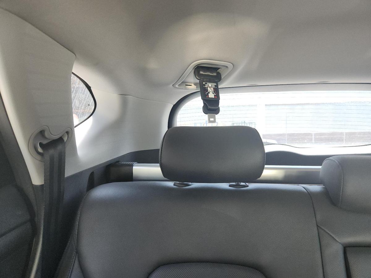 Headrest 2nd Row Right