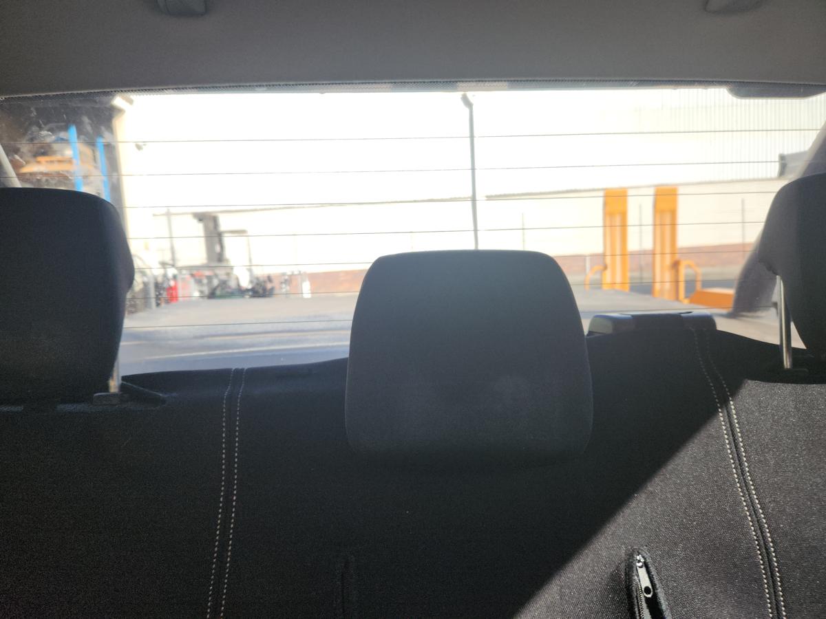 1000941580-Headrest 2nd Centre