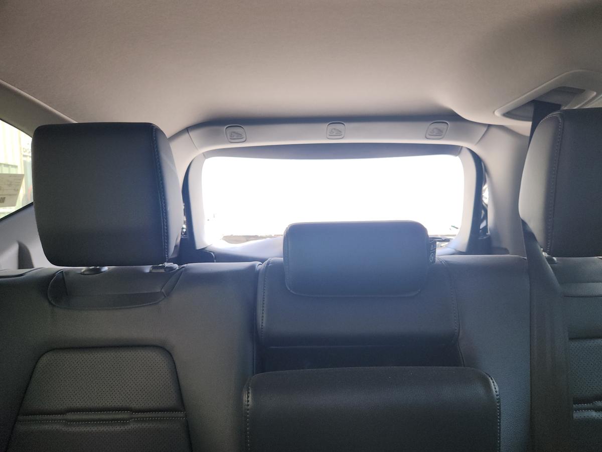 1000942863-Headrest 2nd Centre