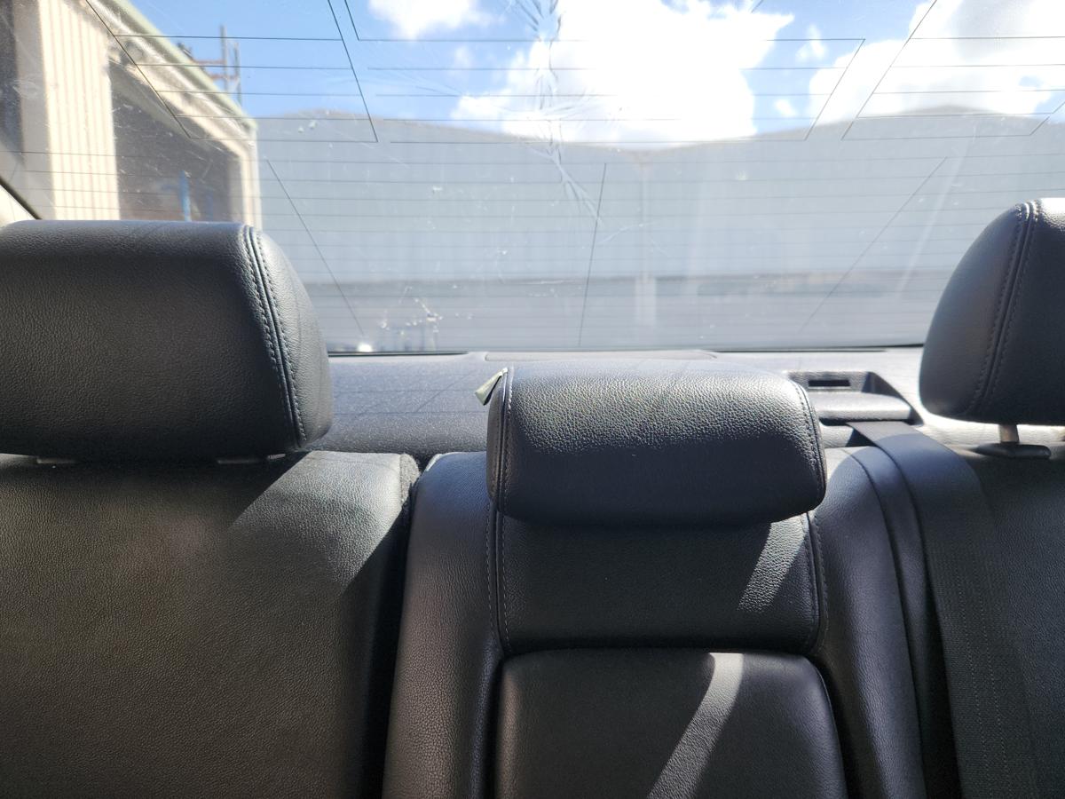 1000943983-Headrest 2nd Centre