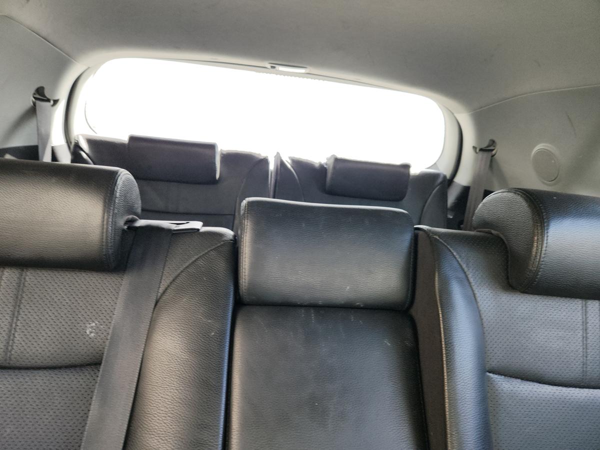 1000944371-Headrest 2nd Centre
