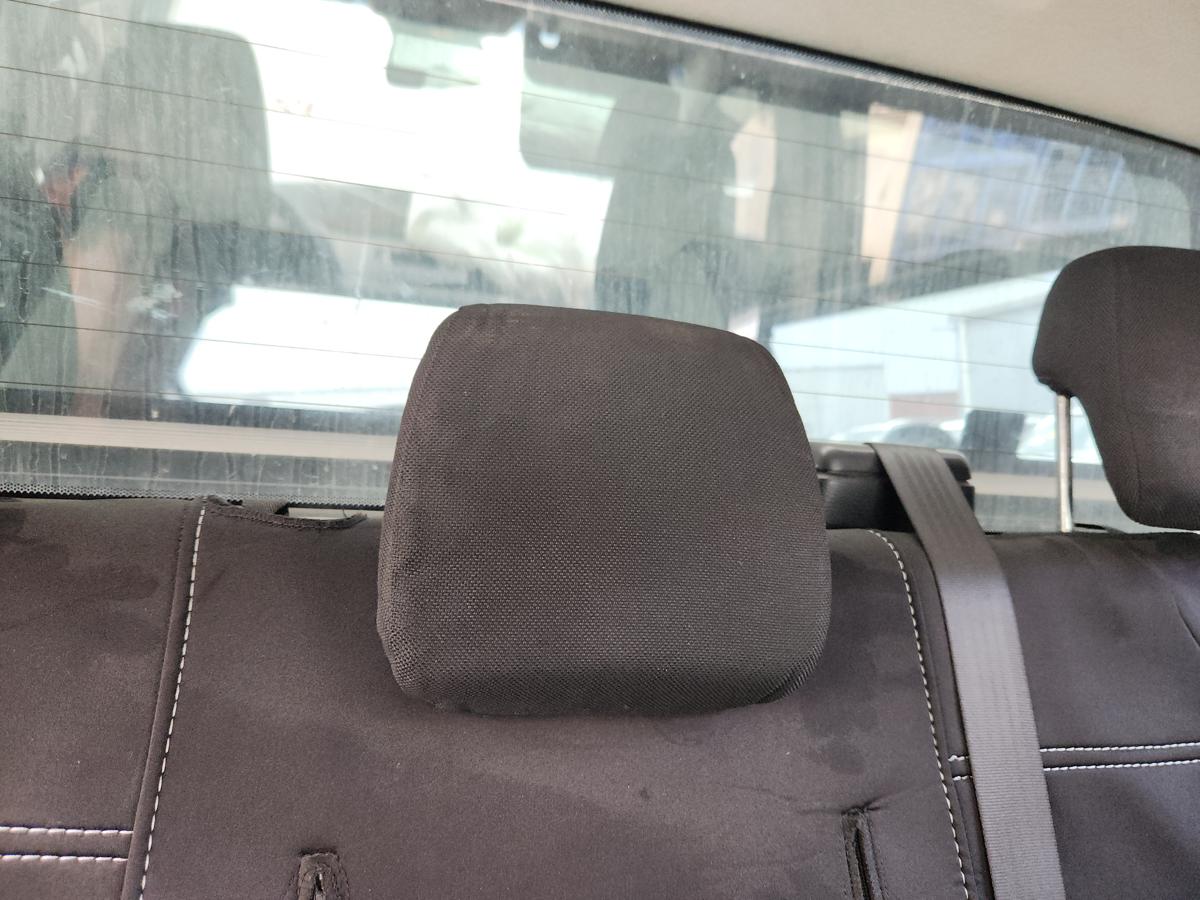 1000945394-Headrest 2nd Centre