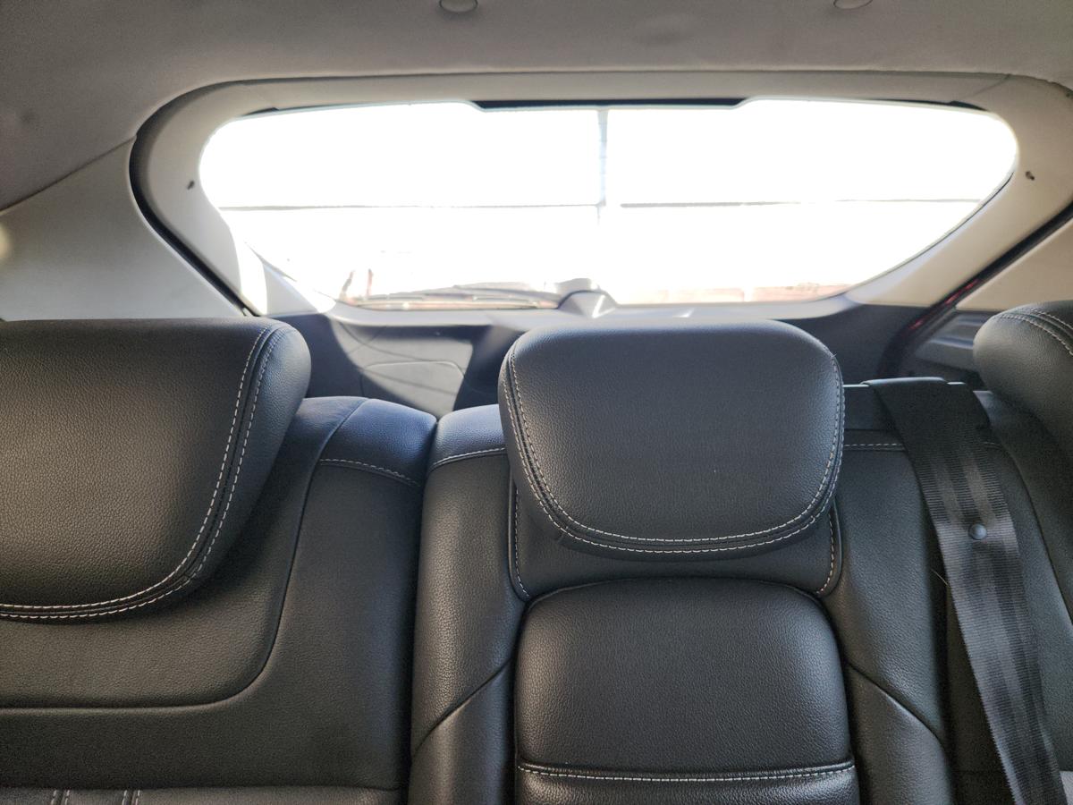 1000946921-Headrest 2nd Centre