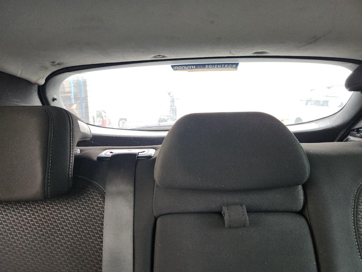 1000935259-Headrest 2nd Centre