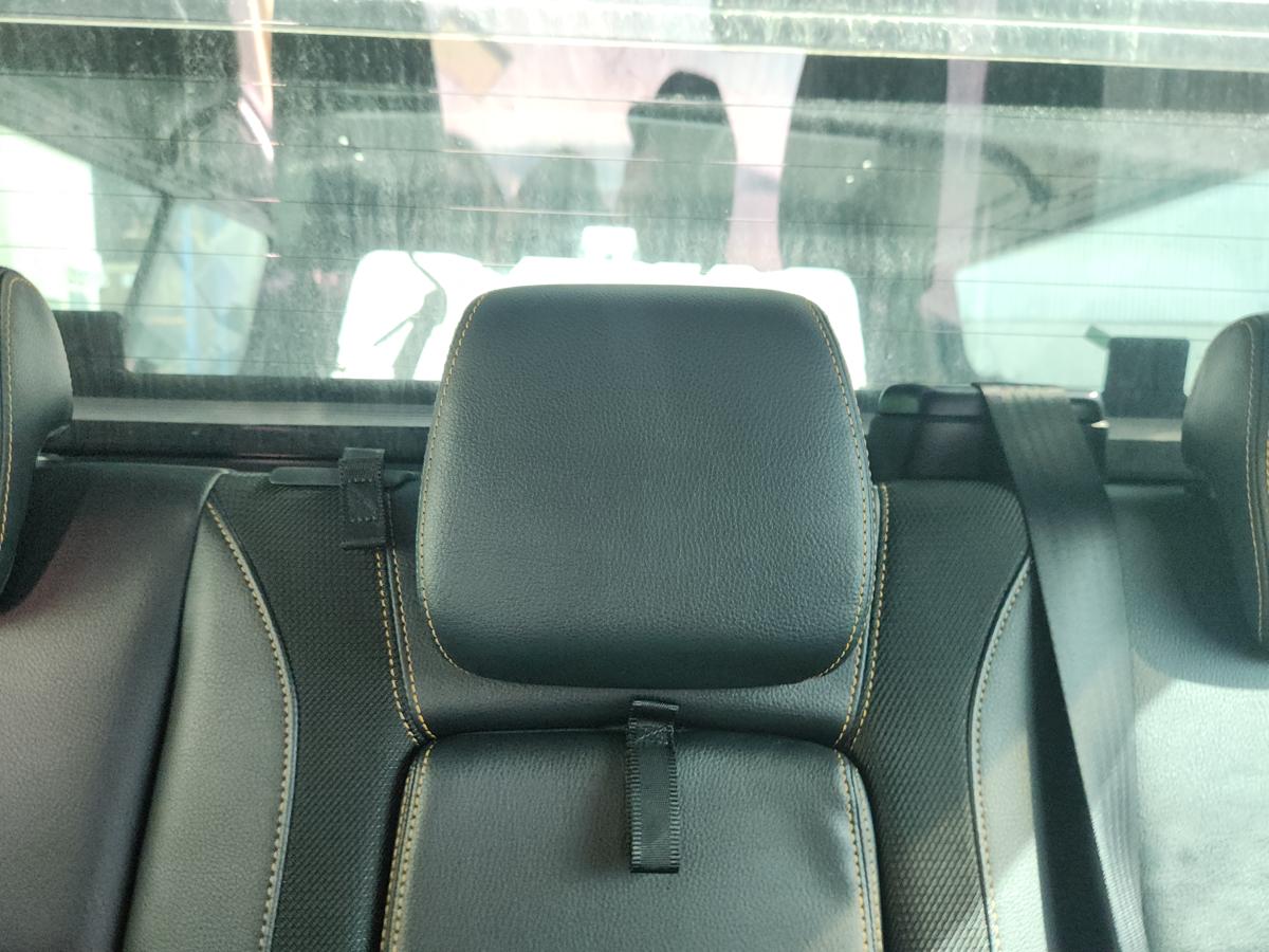 1000940638-Headrest 2nd Centre