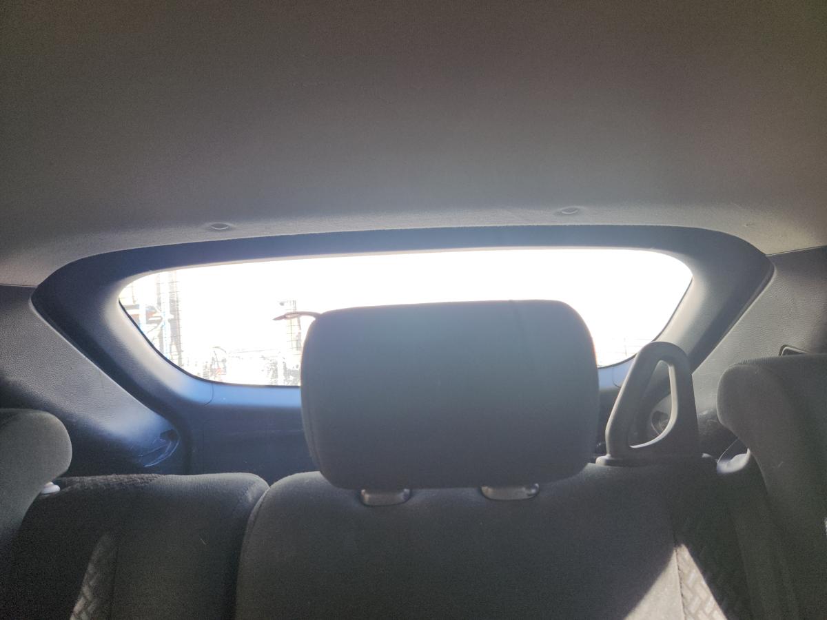 1000941445-Headrest 2nd Centre