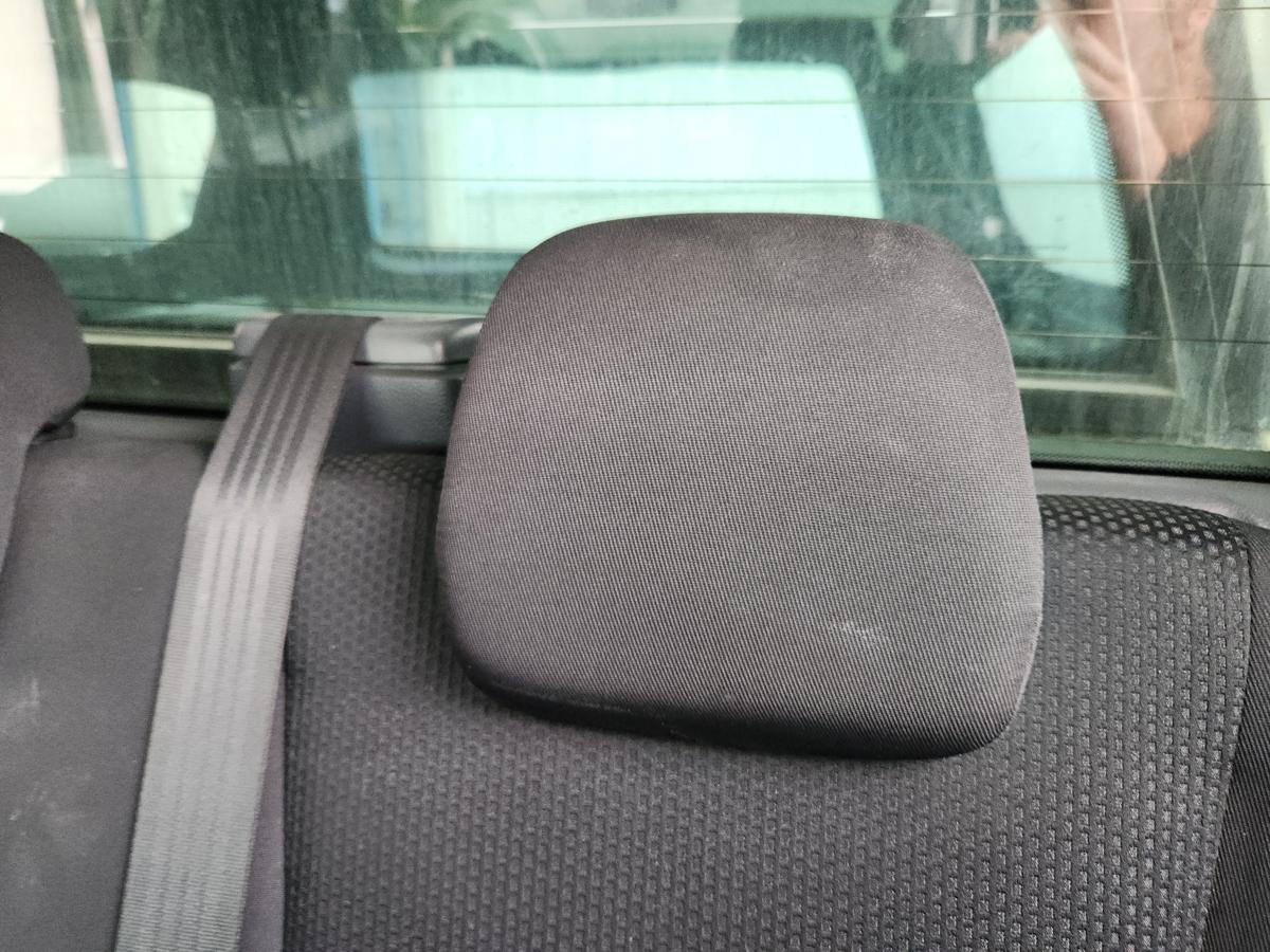1000936456-Headrest 2nd Row Left