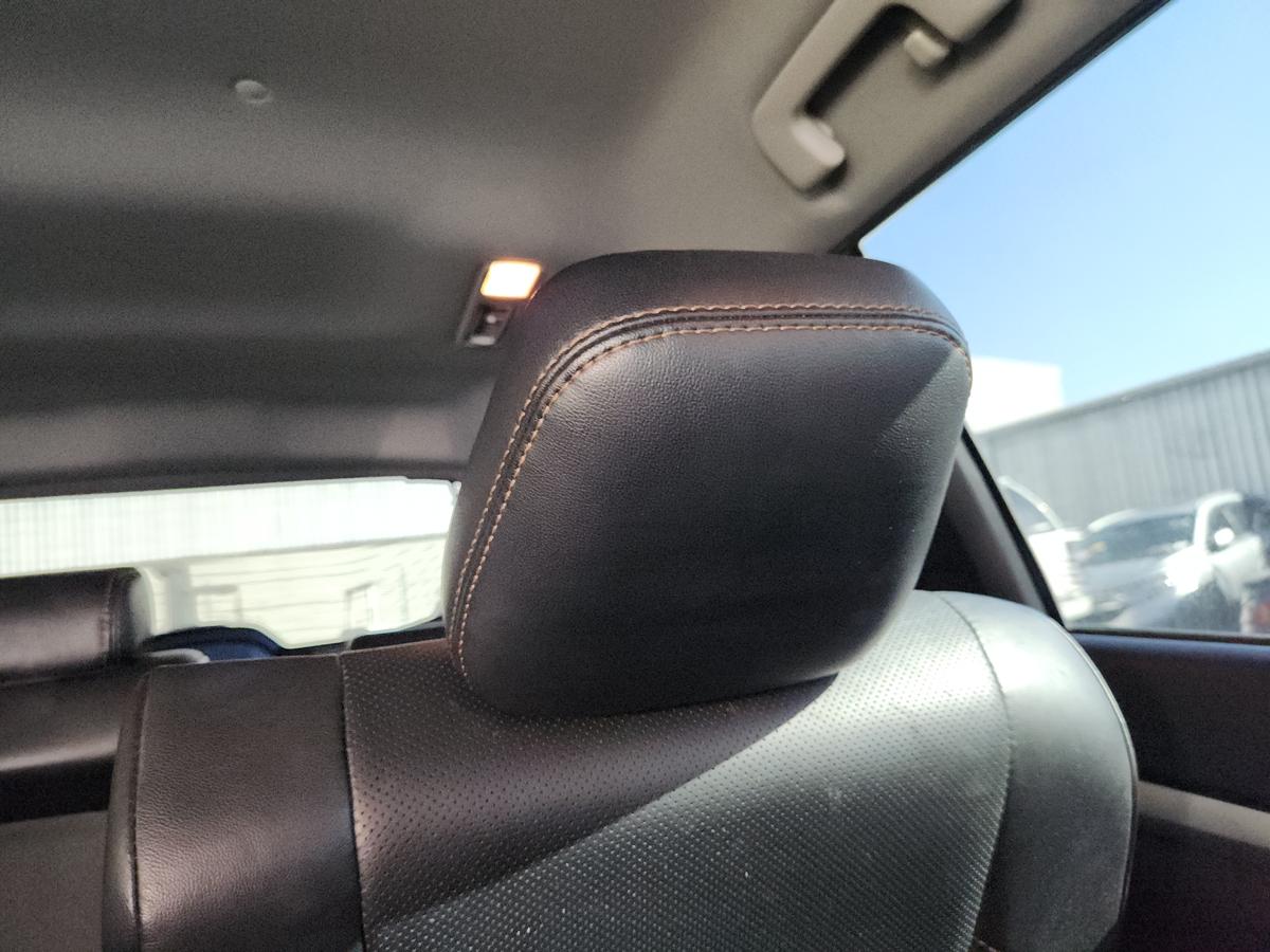 1000944551-Headrest 2nd Row Left