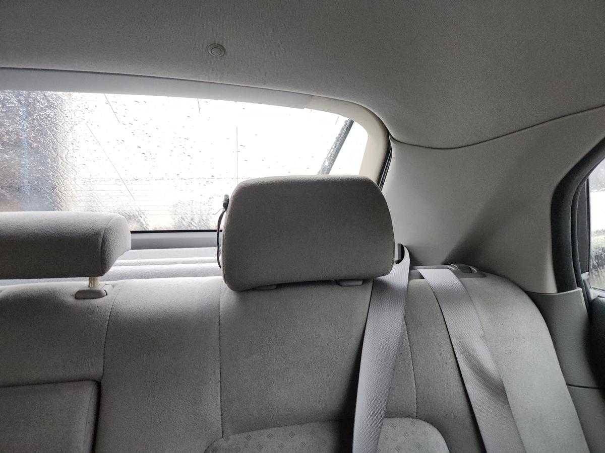 1000944971-Headrest 2nd Row Left