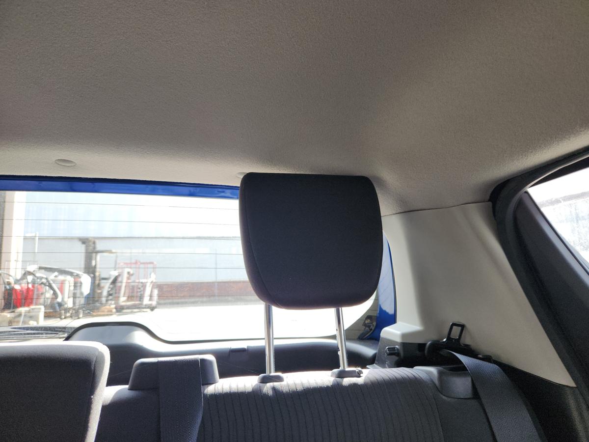 1000946657-Headrest 2nd Row Left