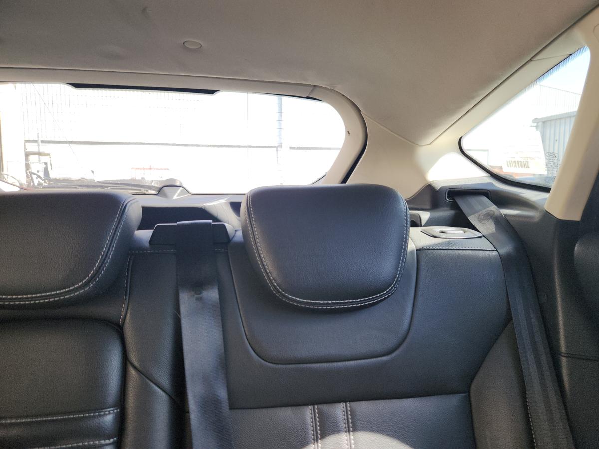 1000946922-Headrest 2nd Row Left