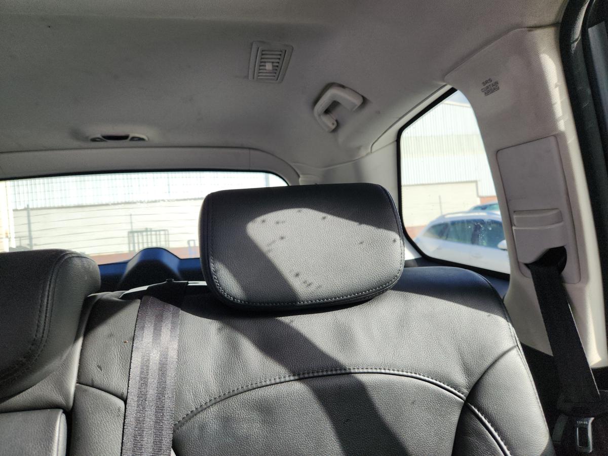 1000934454-Headrest 2nd Row Left