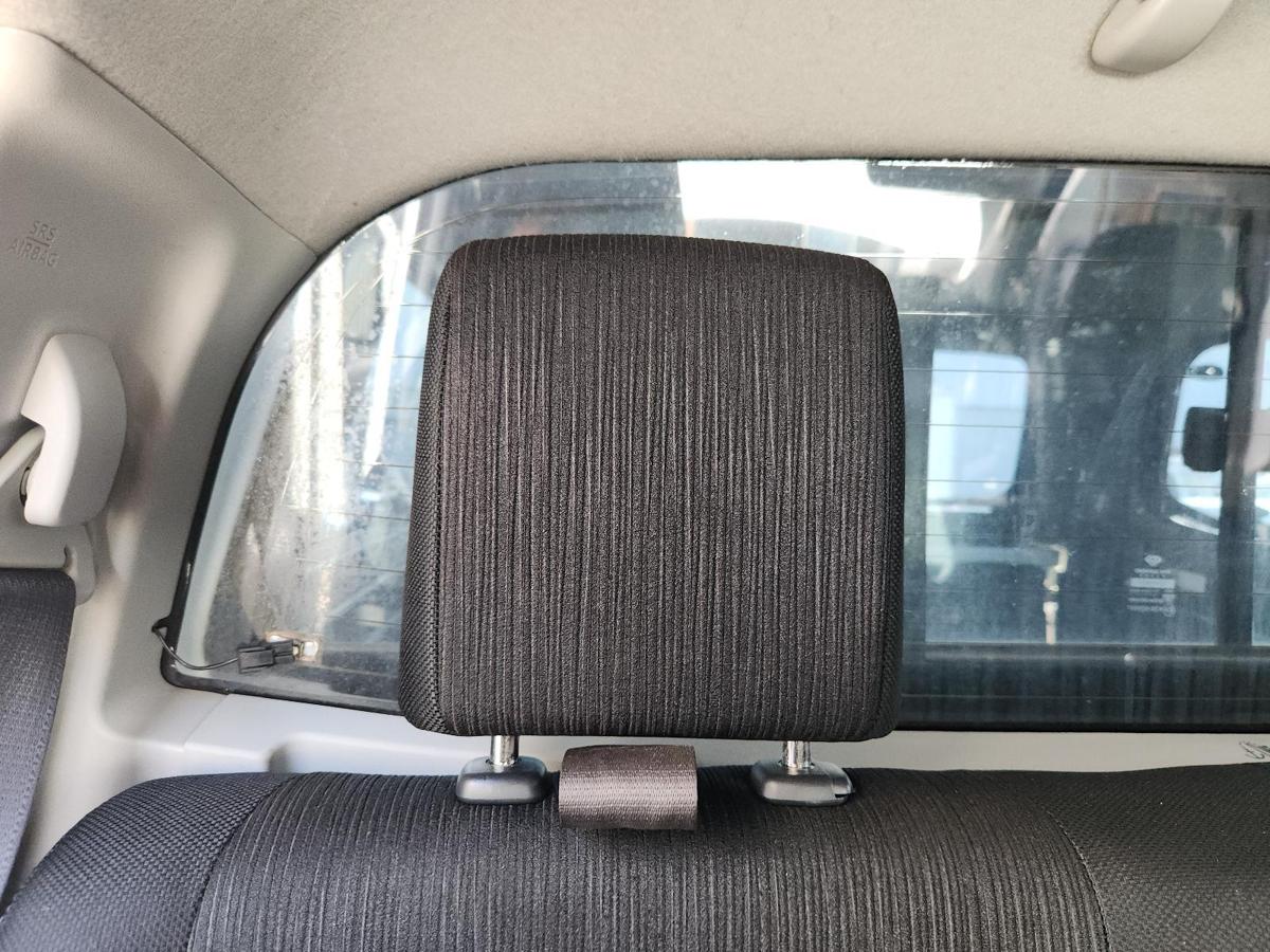1000901132-Headrest 2nd Row Right