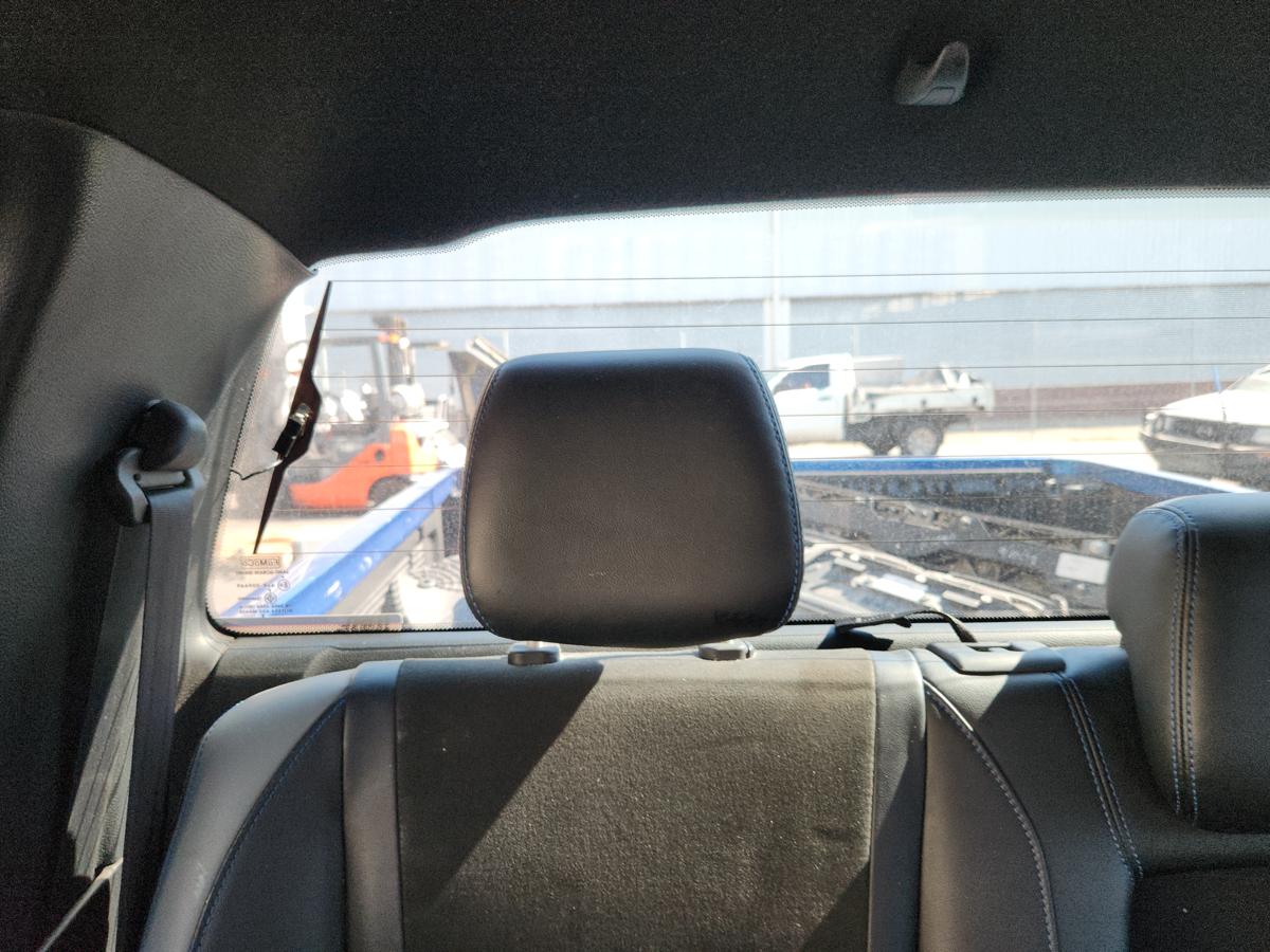 1000939301-Headrest 2nd Row Right