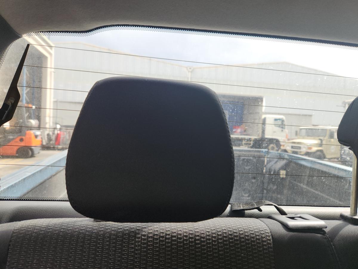 1000941029-Headrest 2nd Row Right
