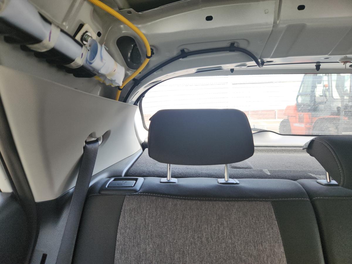 1000942562-Headrest 2nd Row Right