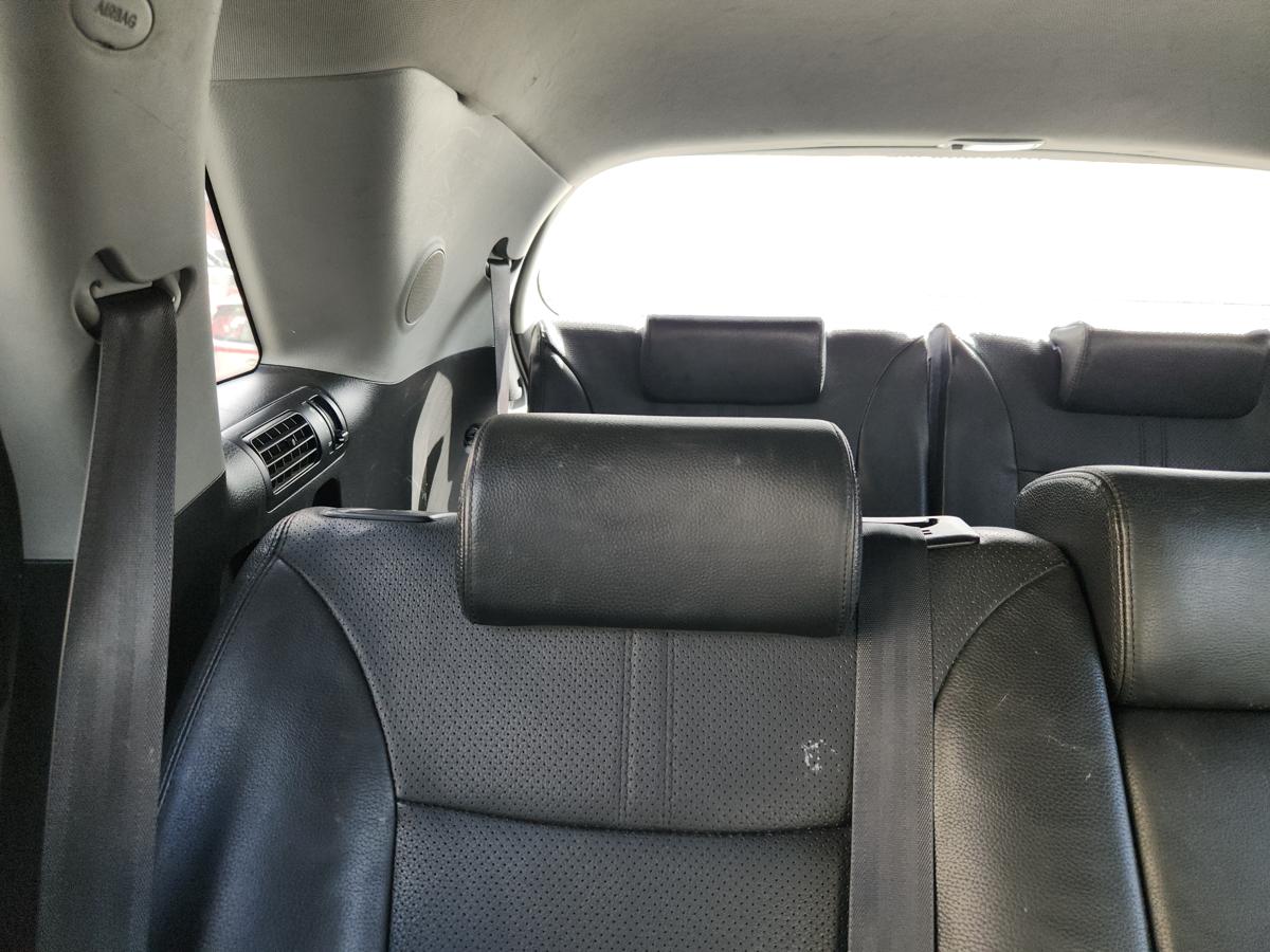 1000944376-Headrest 2nd Row Right