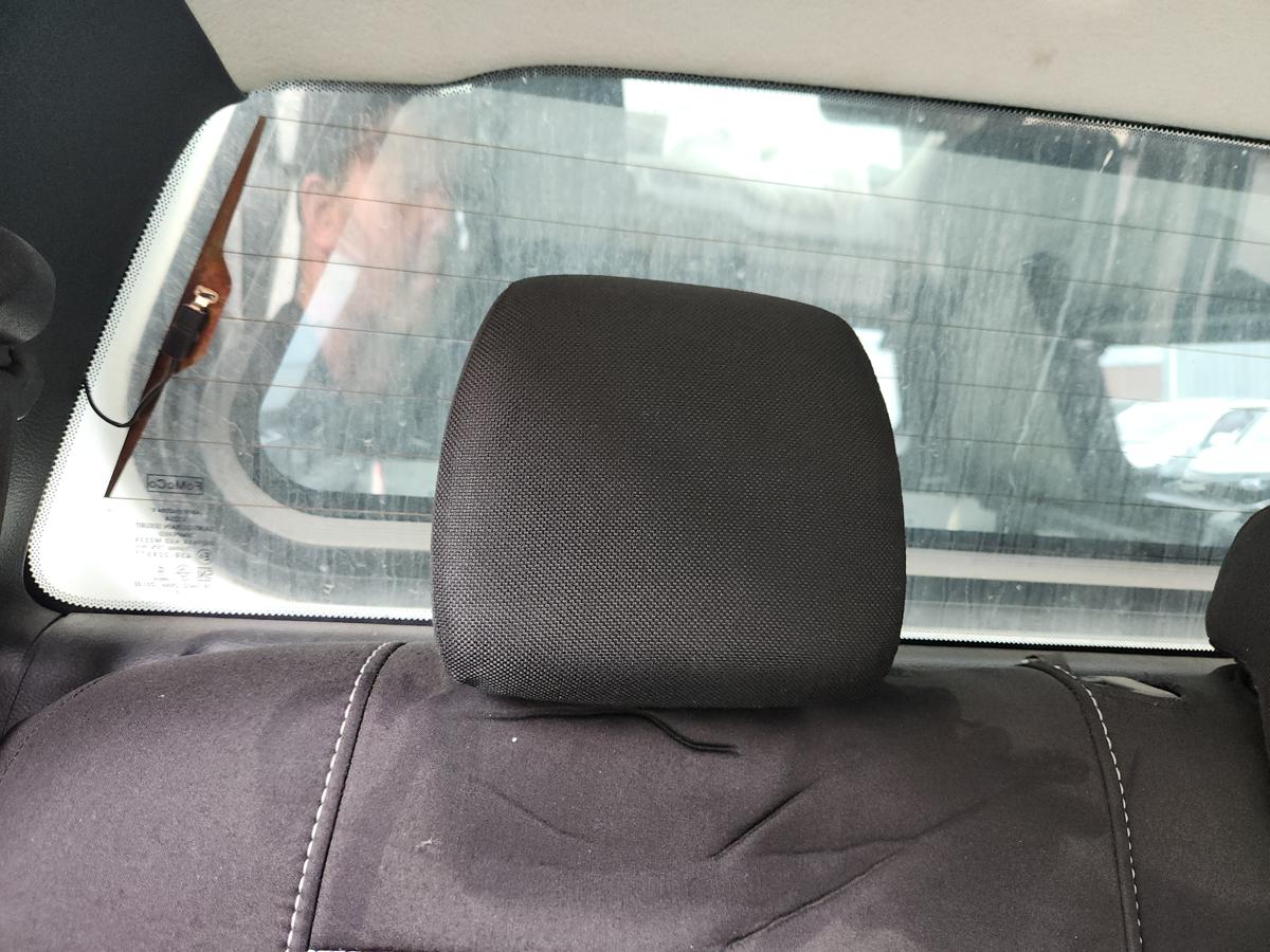 1000945396-Headrest 2nd Row Right