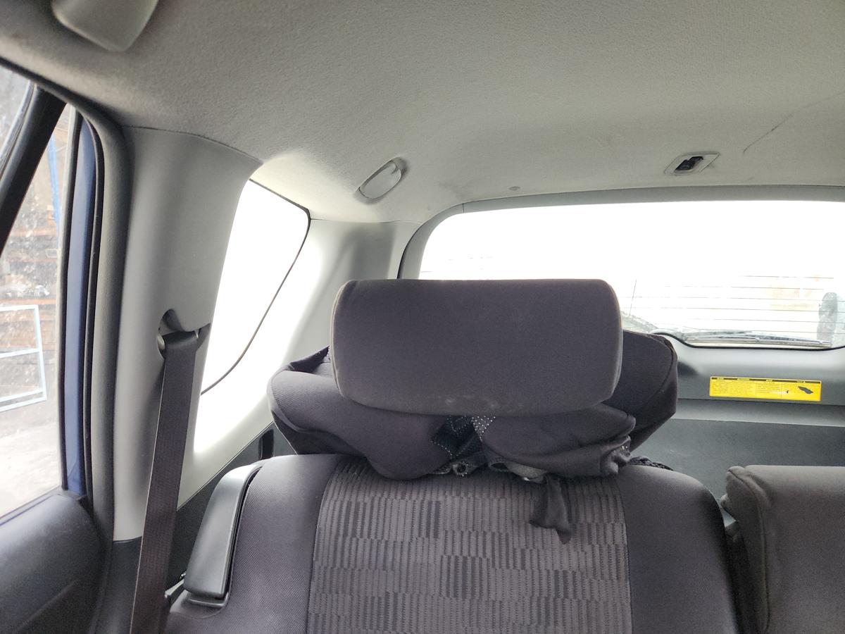 1000945754-Headrest 2nd Row Right