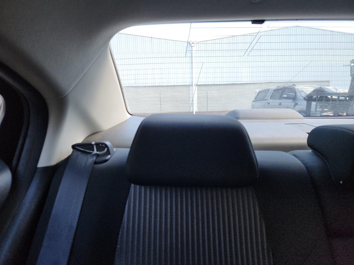 1000946510-Headrest 2nd Row Right