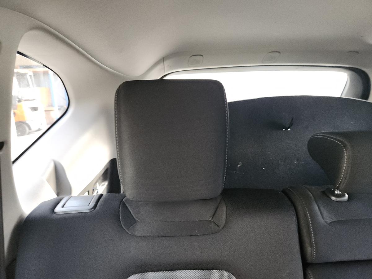 1000932179-Headrest 2nd Row Right