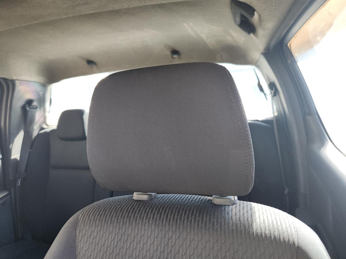 1000941901-Headrest Left Front