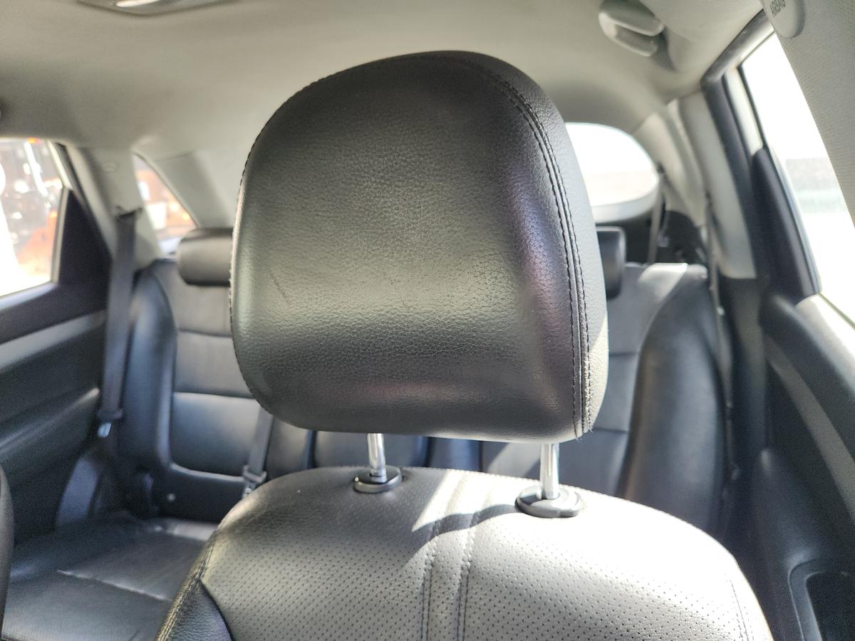 1000944372-Headrest Left Front