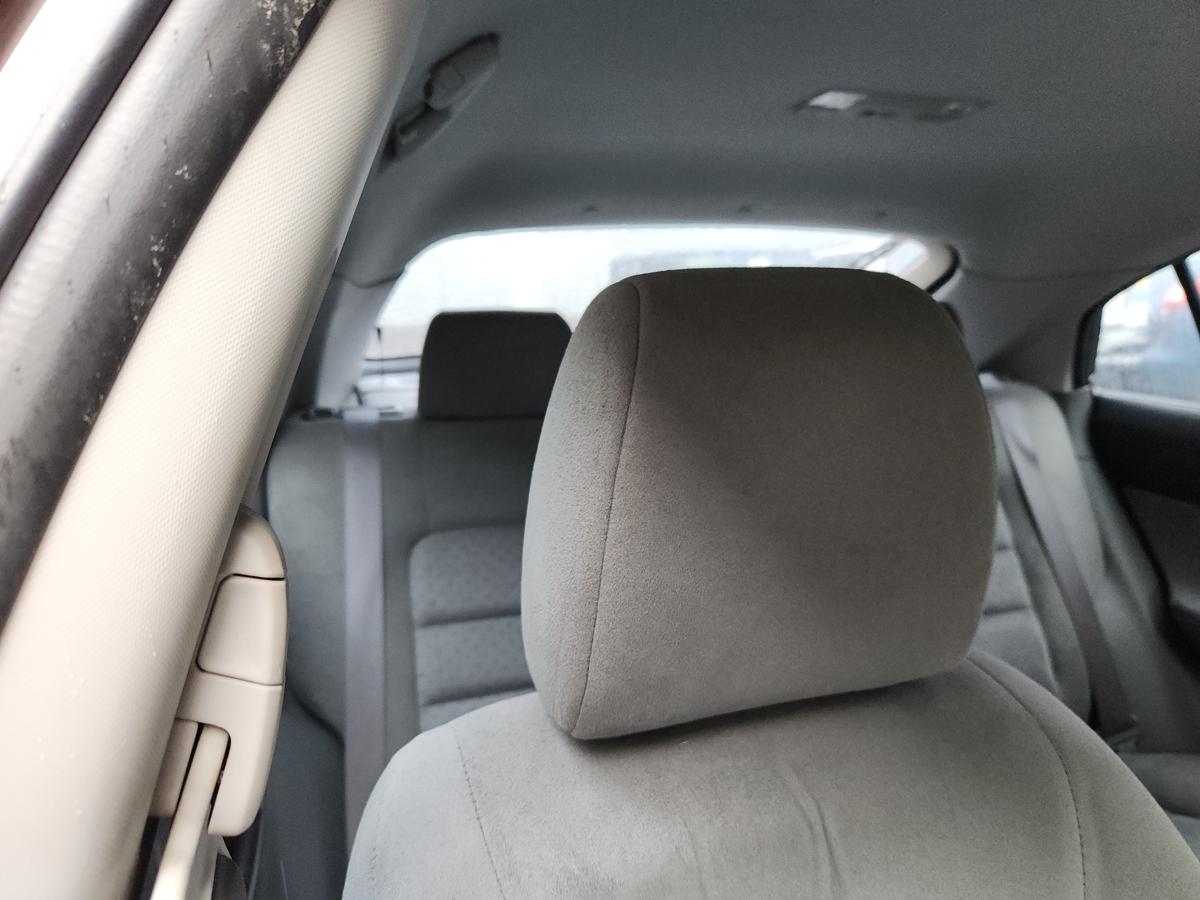 1000944972-Headrest Right Front