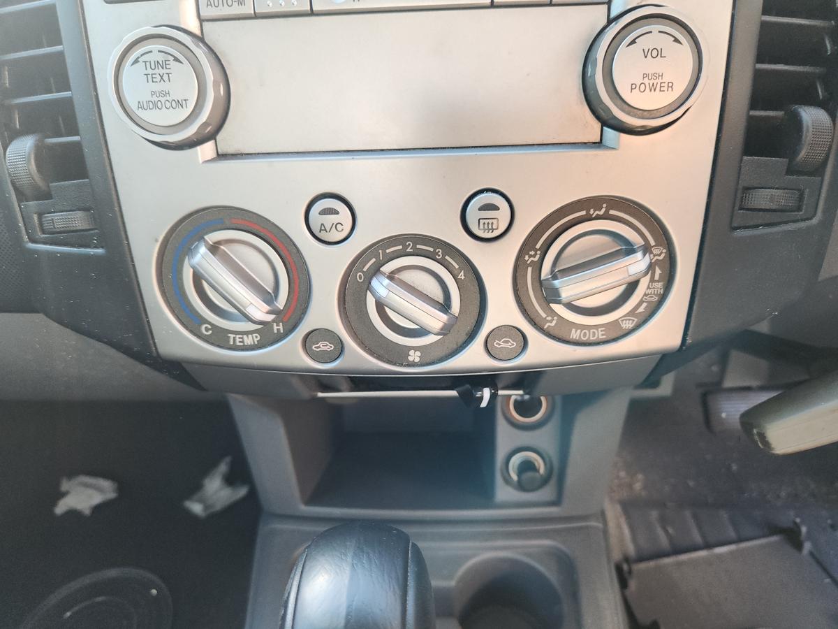 1000946268-Heater/Ac Controls
