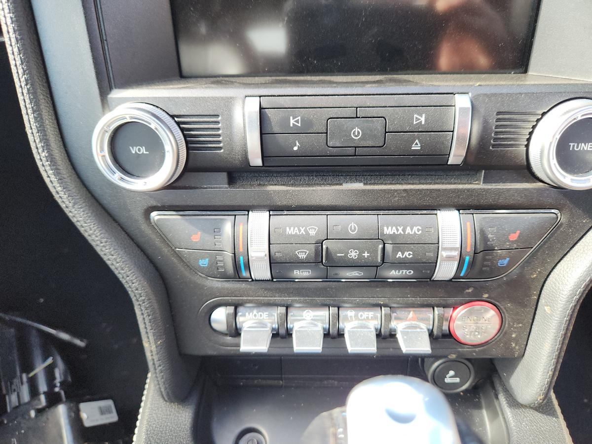 1000934563-Heater/Ac Controls
