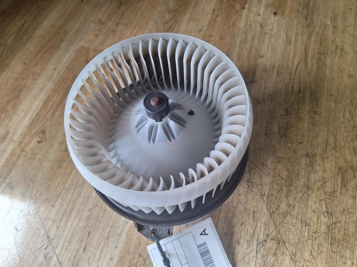 1000908919-Heater Fan Motor Top